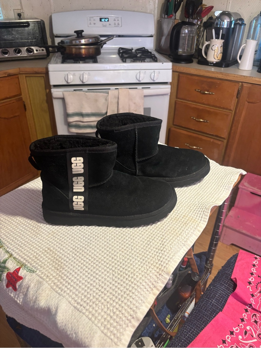 Ugg women’s short black boots size 7